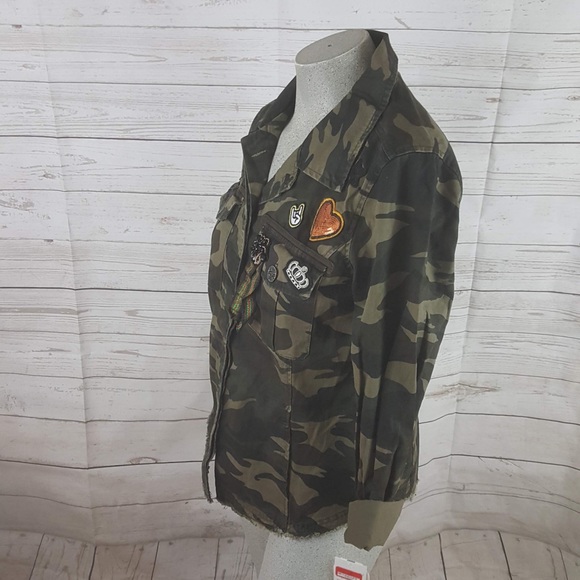 Jolt Woman’s Raw Edge Camo Twill Jacket Patches - Picture 6 of 7